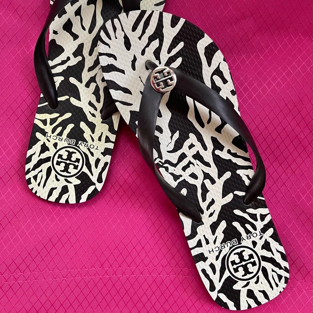Tory Burch Thin Flip Flop - Black - Flip-Flops